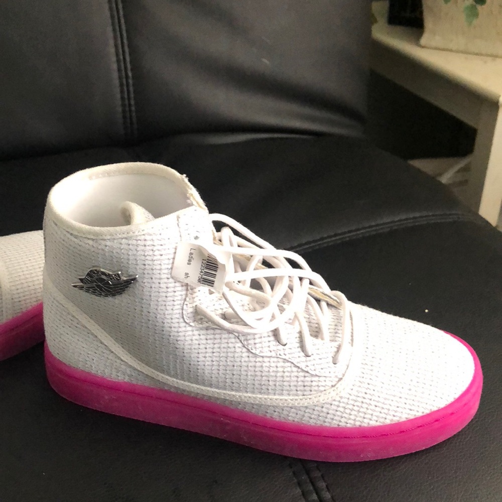 Jordan Jasmines GG Sneakers